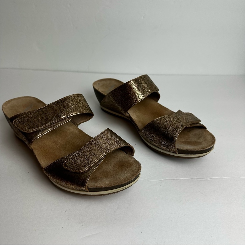 Dansko Vienna Slide Sandals Women's Size 8 EU 38 Shoes Gold Metallic Leather